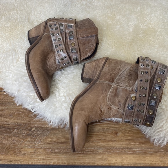 COPY - Circle G Studded Boots - Picture 4 of 9